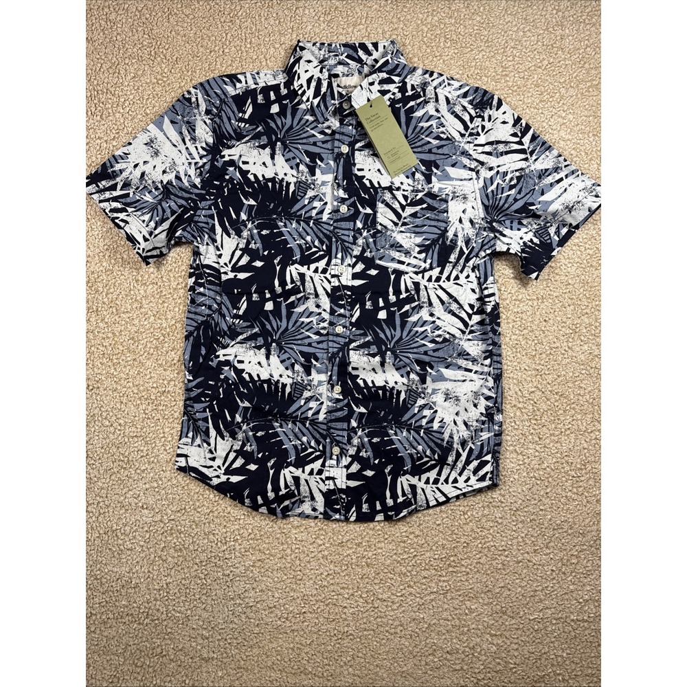 NWT Goodfellow Men's S Short Sleeve Button-Up Shirt Floral Vacation Hawaii
